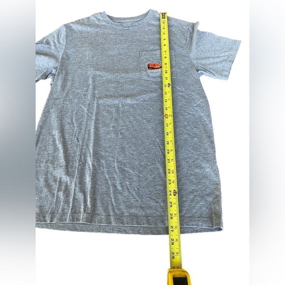 Vineyard Vines Gray Tee Shirt with Flying Witch and Spider Web on Back Sz: Small - Picture 11 of 12